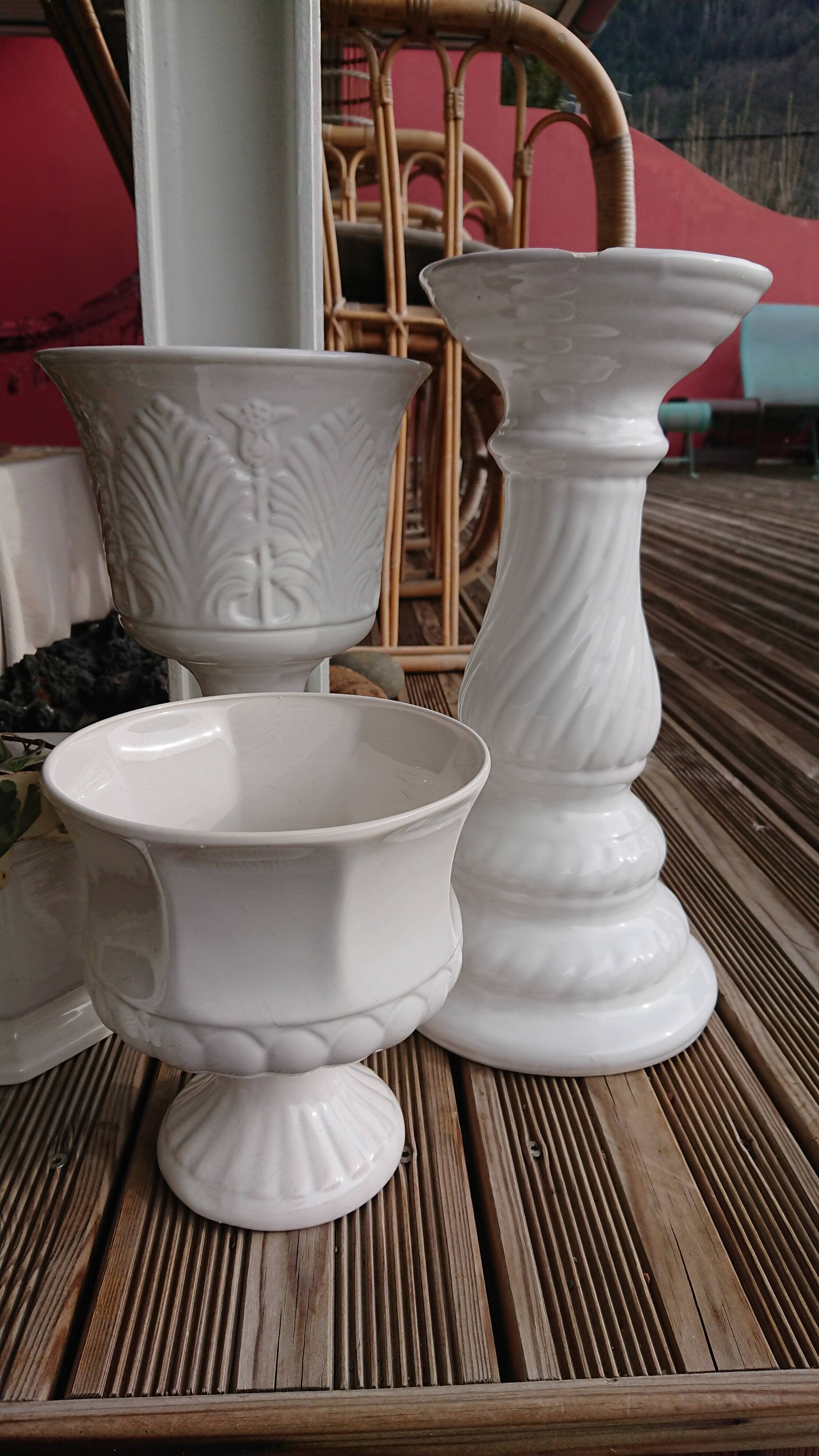 Porcelain pedestal