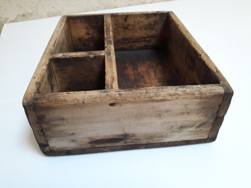 Wooden box workshop with compartments 27x22,7cm