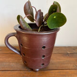 Stoneware cache pot