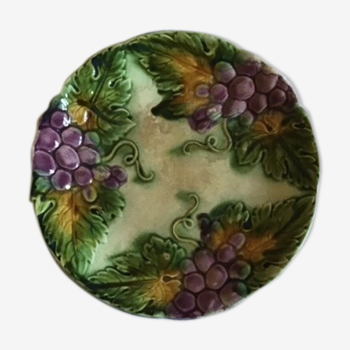 19th grape barbotine plate