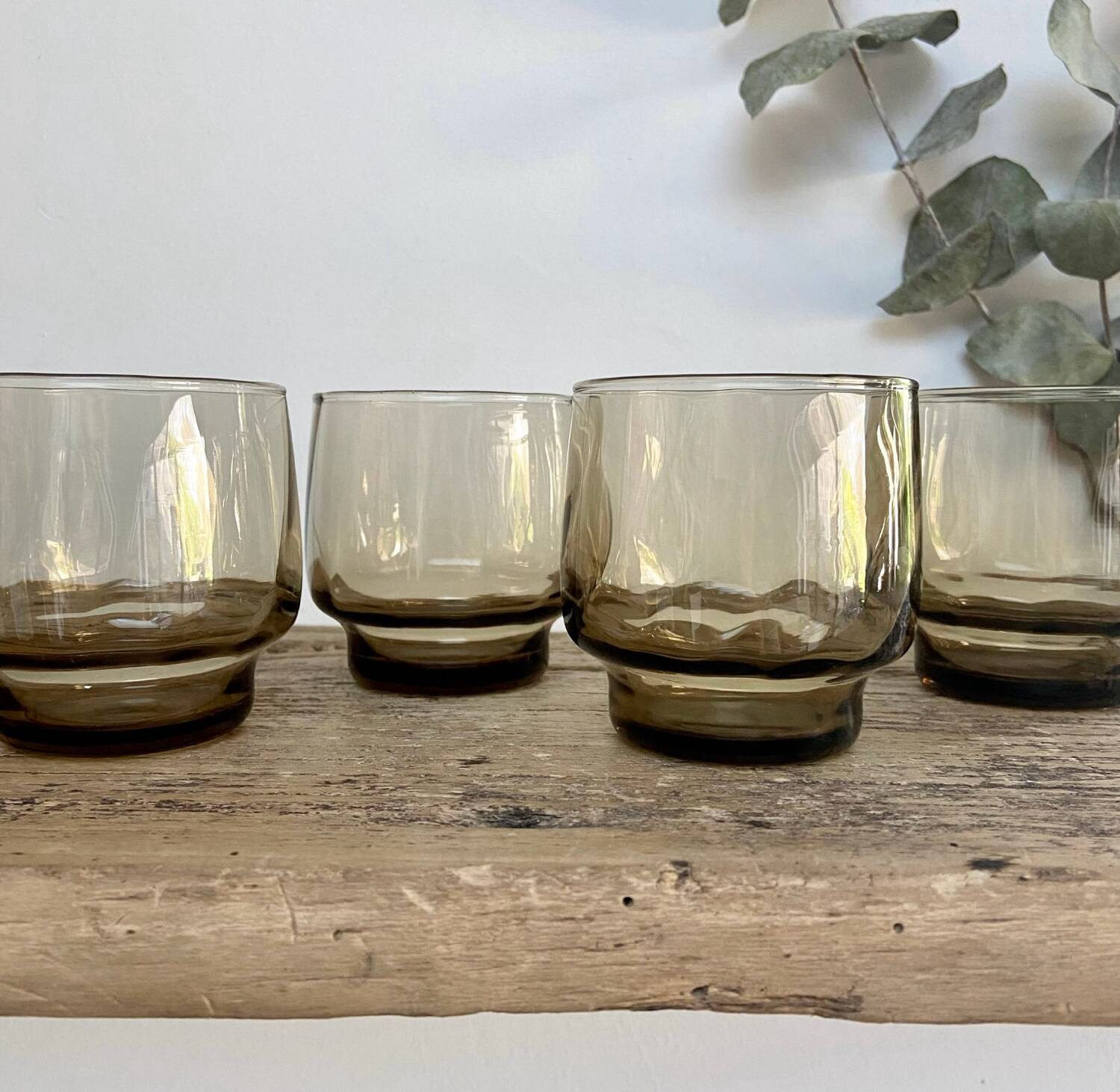 4 verres fumés vintage