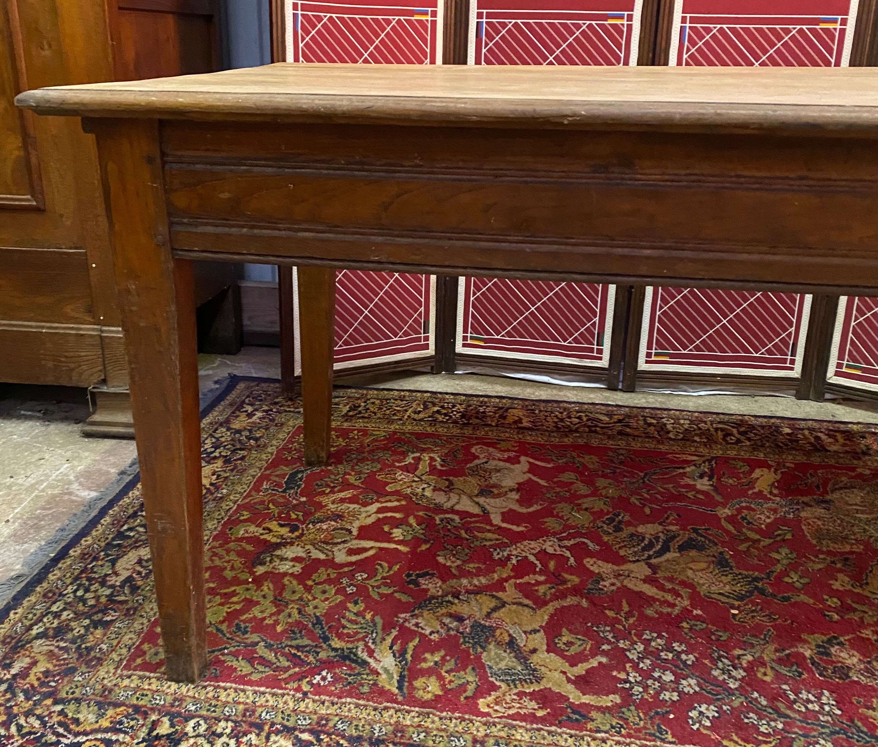 Solid wood farmhouse table of 127 cm