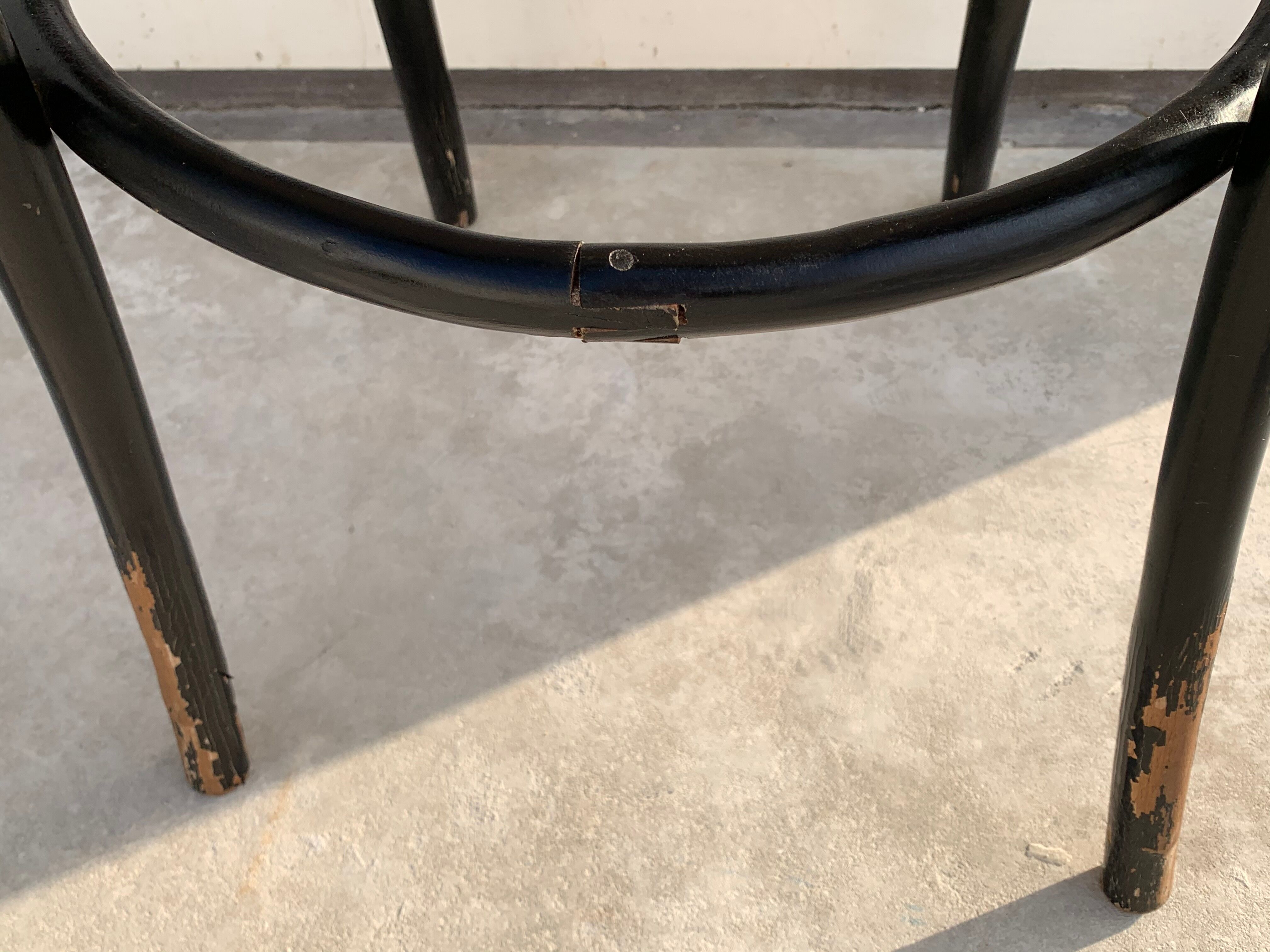 Tuna chair model 1018 in black curved wood and canning 1930