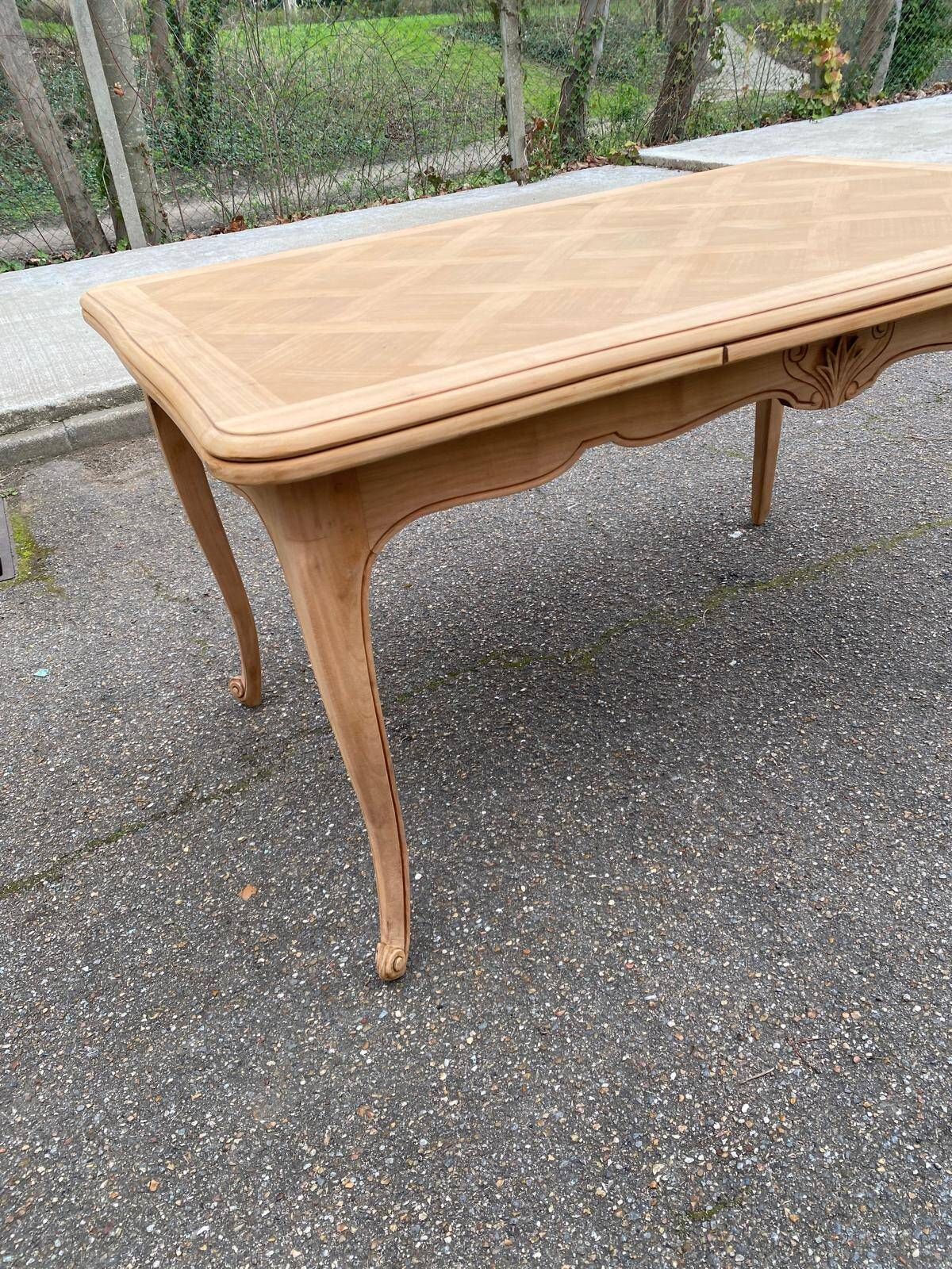 Louis XV extendable dining table from the 20th century, renovated in cherry wood, 140-240cm.