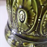 Old Sarreguemines cache-pot in Majolica style with relief decoration.