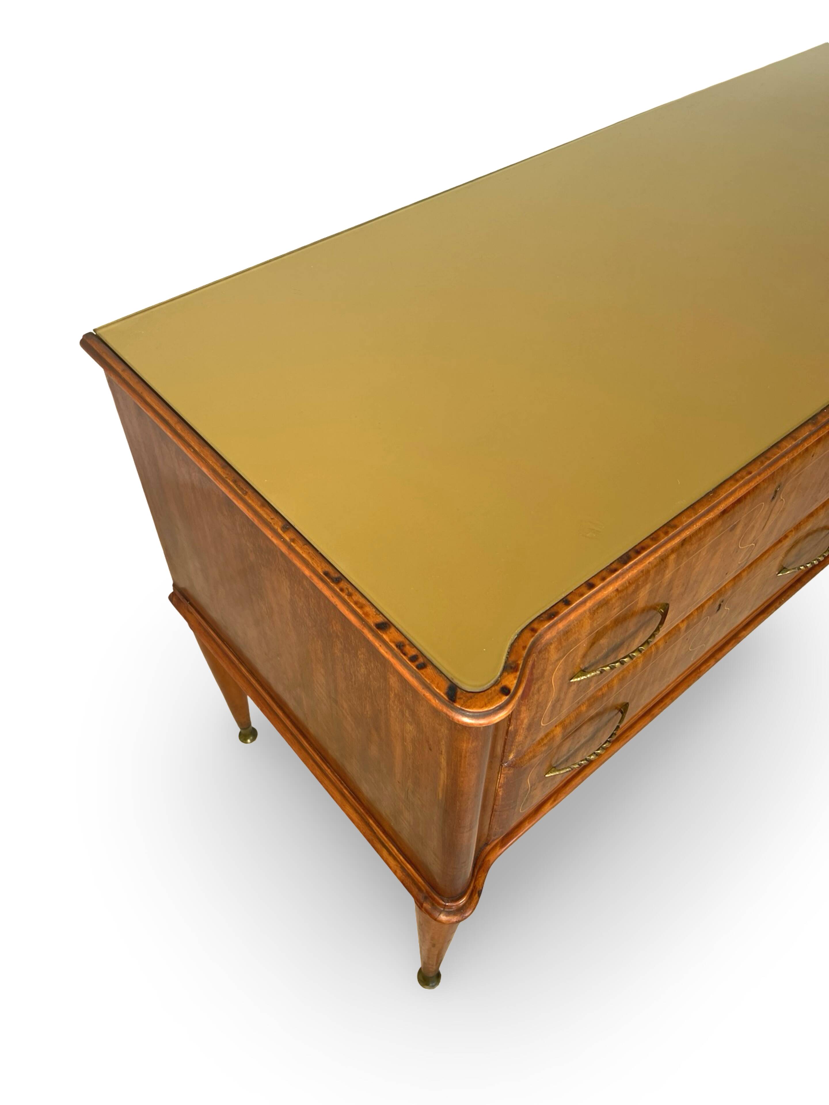 Une commode italienne vintage de style moderne du milieu du siècle