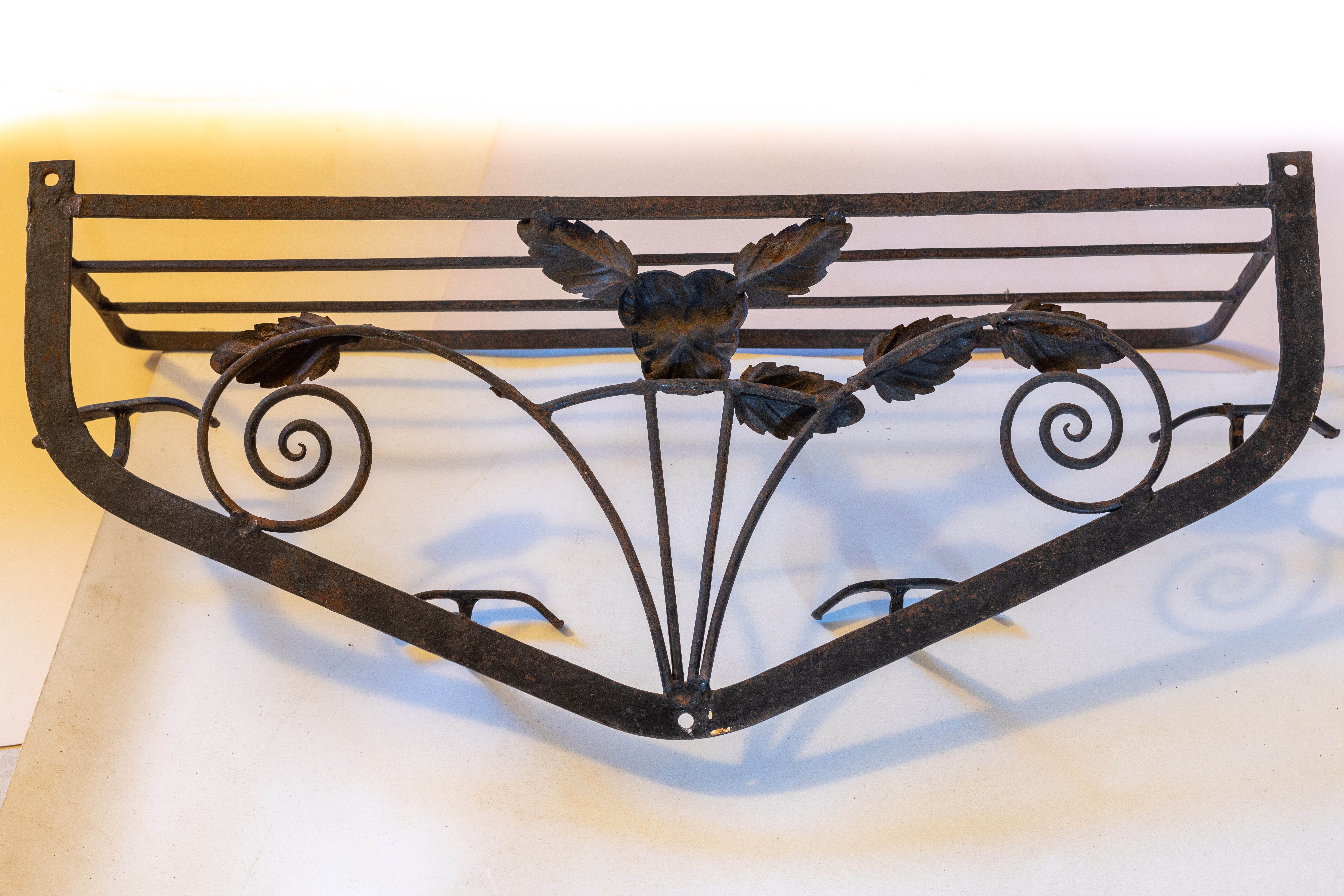 1950s wrought-iron wall cloakroom with 4 hooks and hat racks