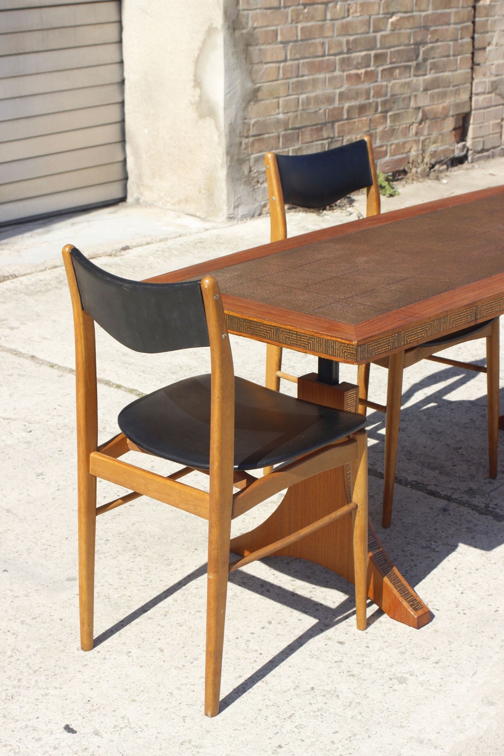 Adjustable dining room table adjustable in teck and copper, denmark, 1950