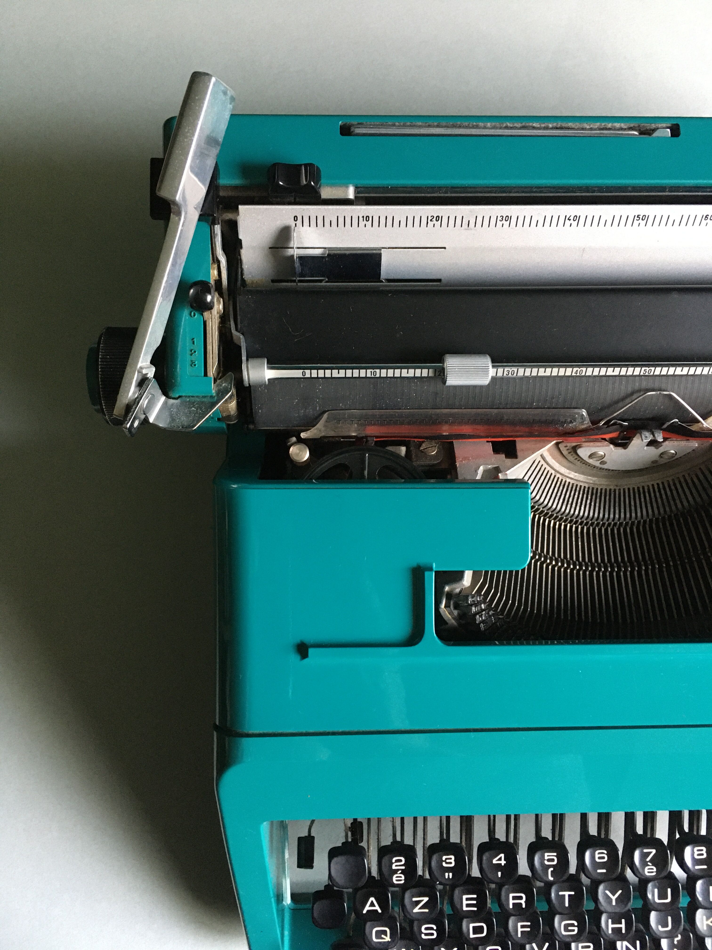 Machine à écrire vintage vert émeraude Olivetti Studio