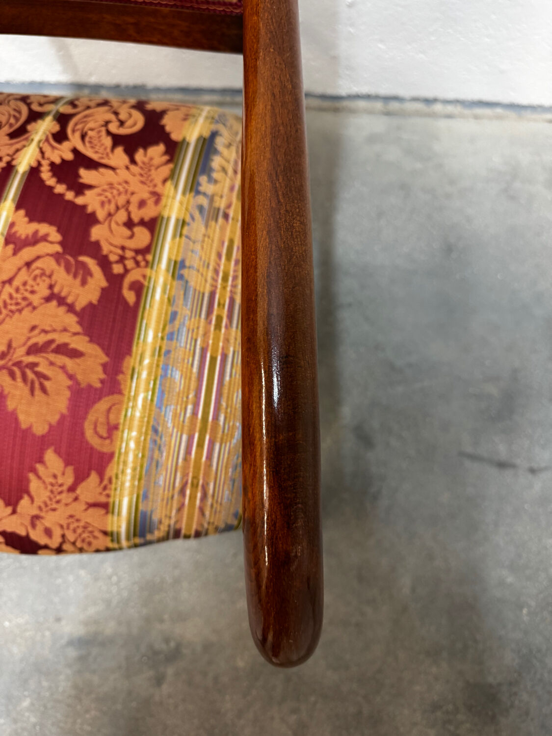 Pair of cross-back armchairs, Empire style, 19th century.