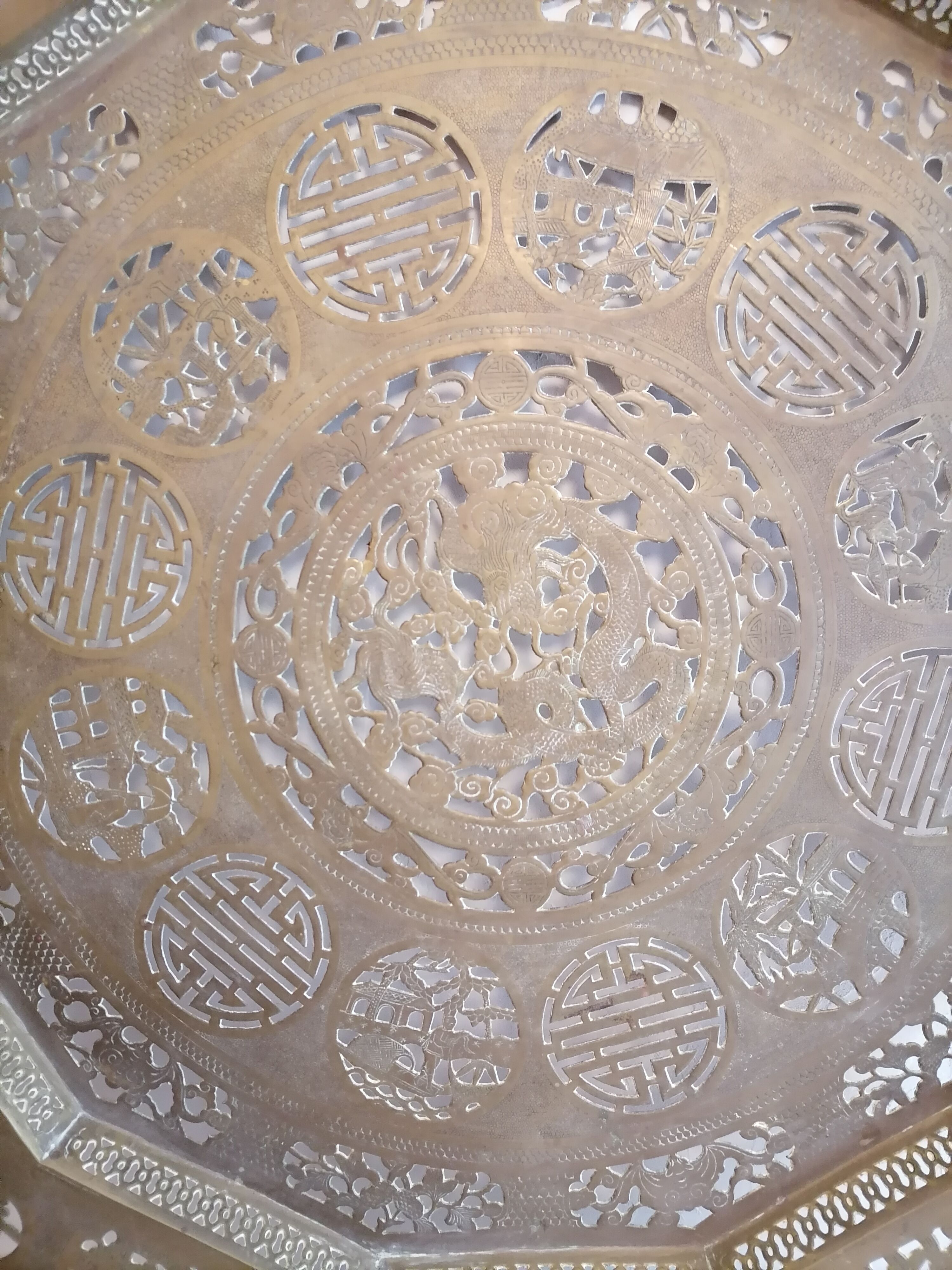Openwork brass top. China 19 century. 12 sides. Asian art.