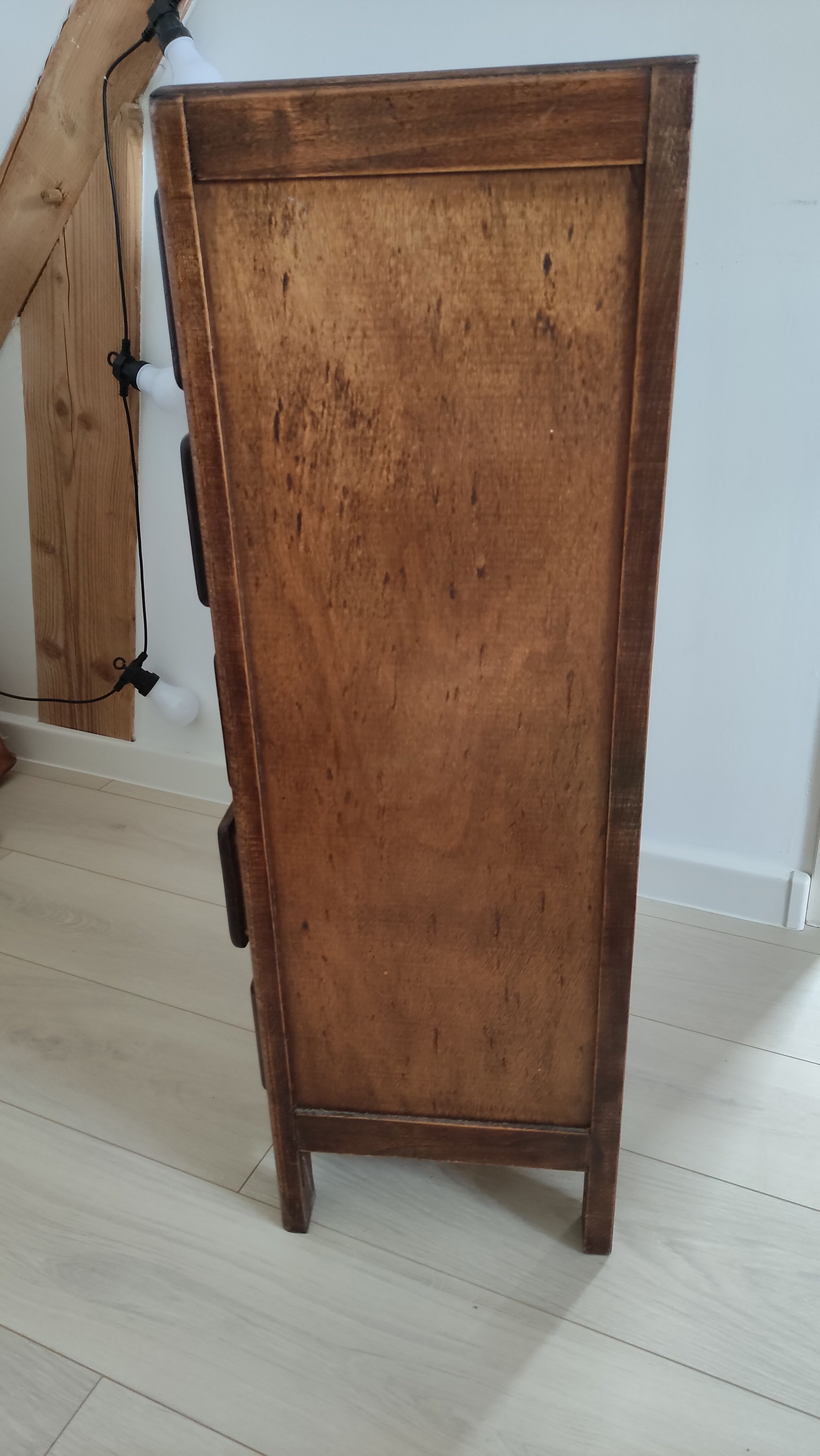 Old clother or small chest of drawers