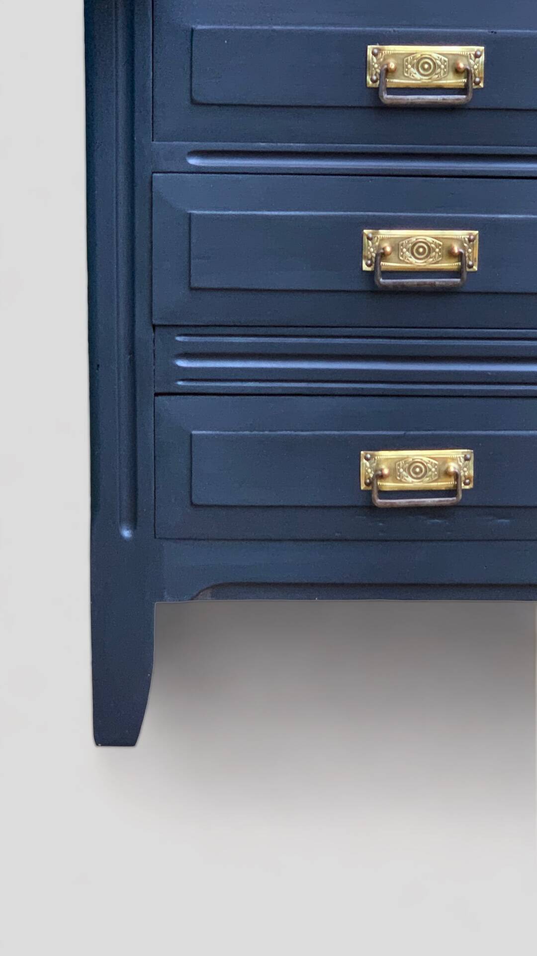 Parisian glazed hotel wardrobe 1930