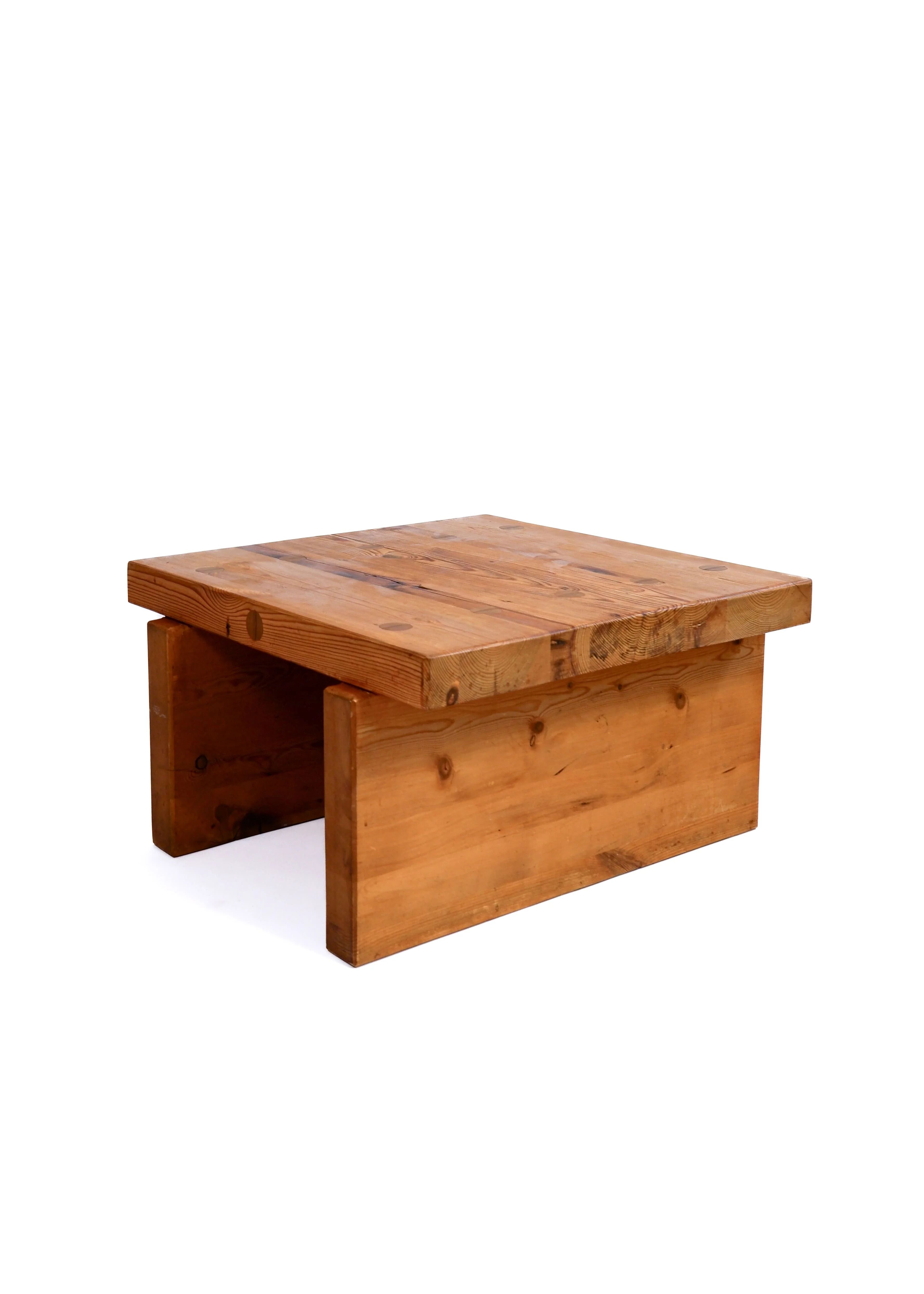 Roland Wilhelmsson coffee table model "Bamse" 1973 in solid pine.