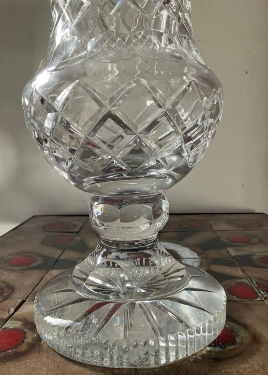 Large vase in chiseled Bohemian crystal 35cm