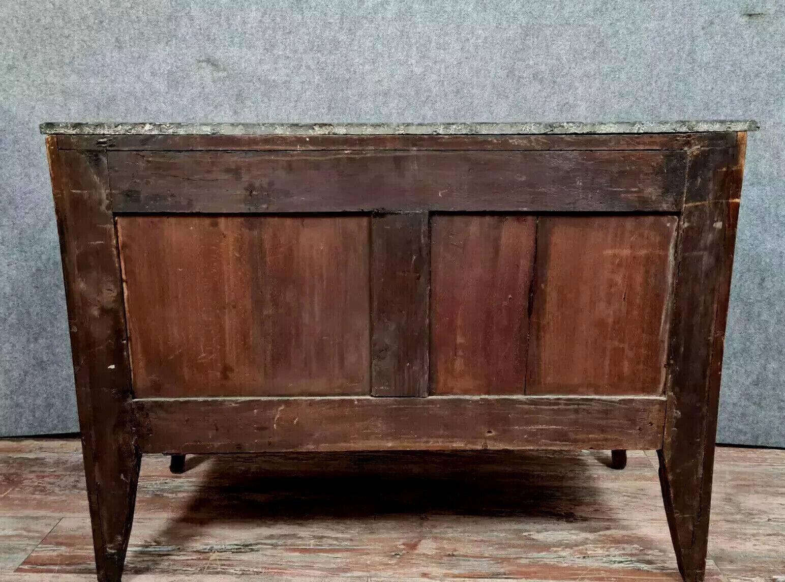 Louis XV period crossbow chest of drawers in precious wood marquetry circa 1750