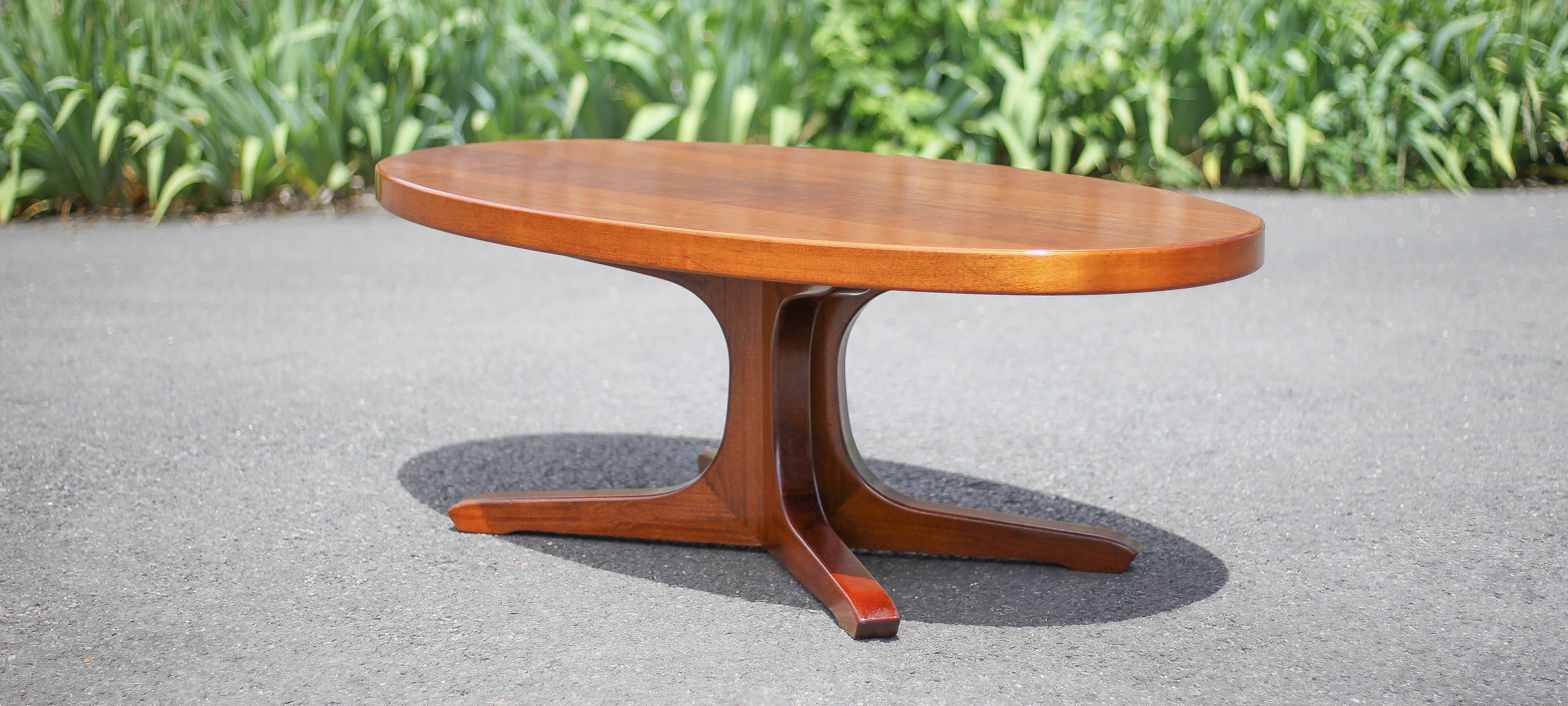 Baumann coffee table, star foot wooden table, vintage coffee table, living room table, 70's