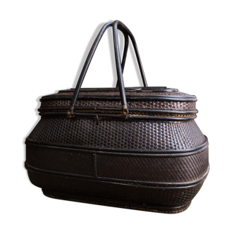 Old basketry, fisherman's basket in fine basketry