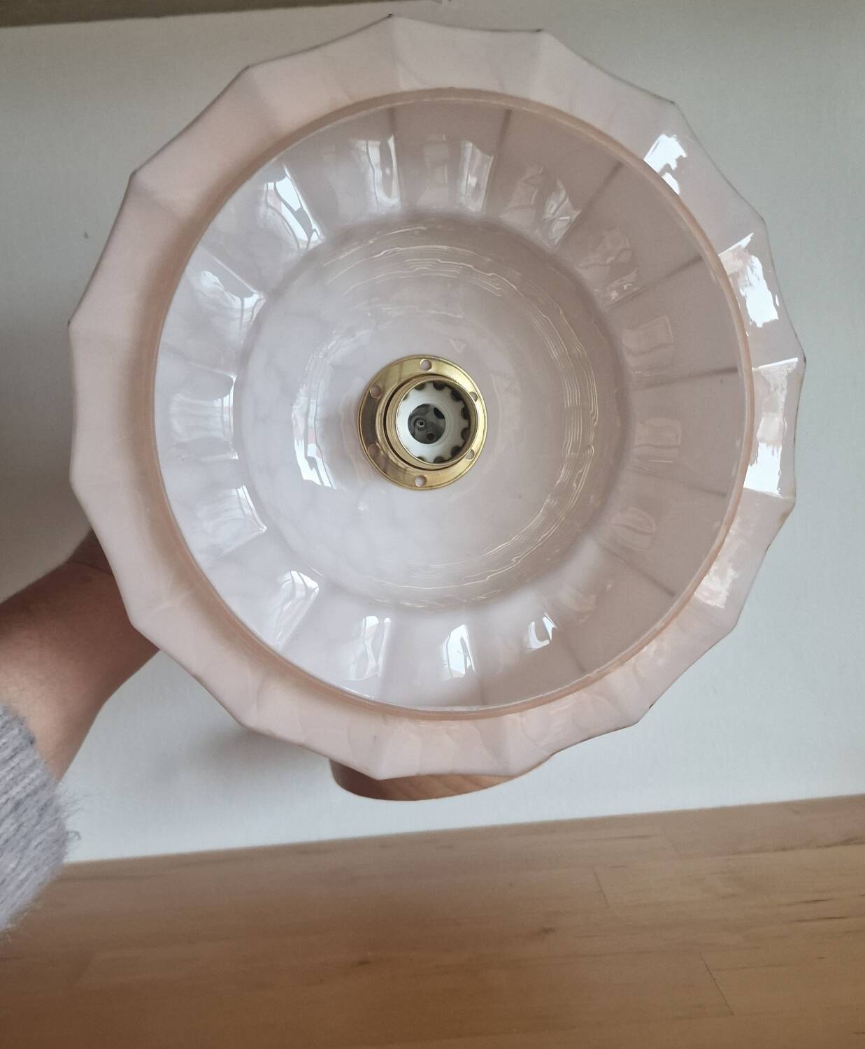 Art Deco wall lamp in marbled pink Clichy glass