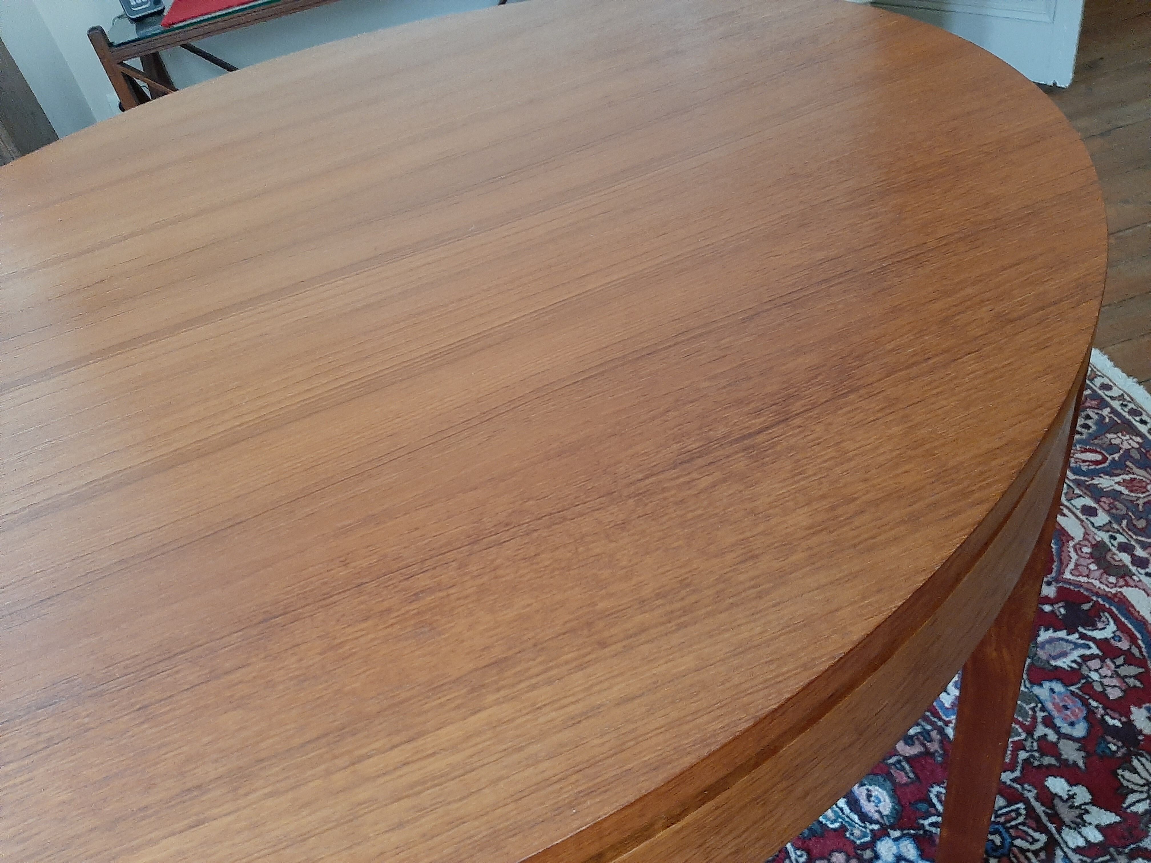 Table ronde extensible scandinave teck vintage