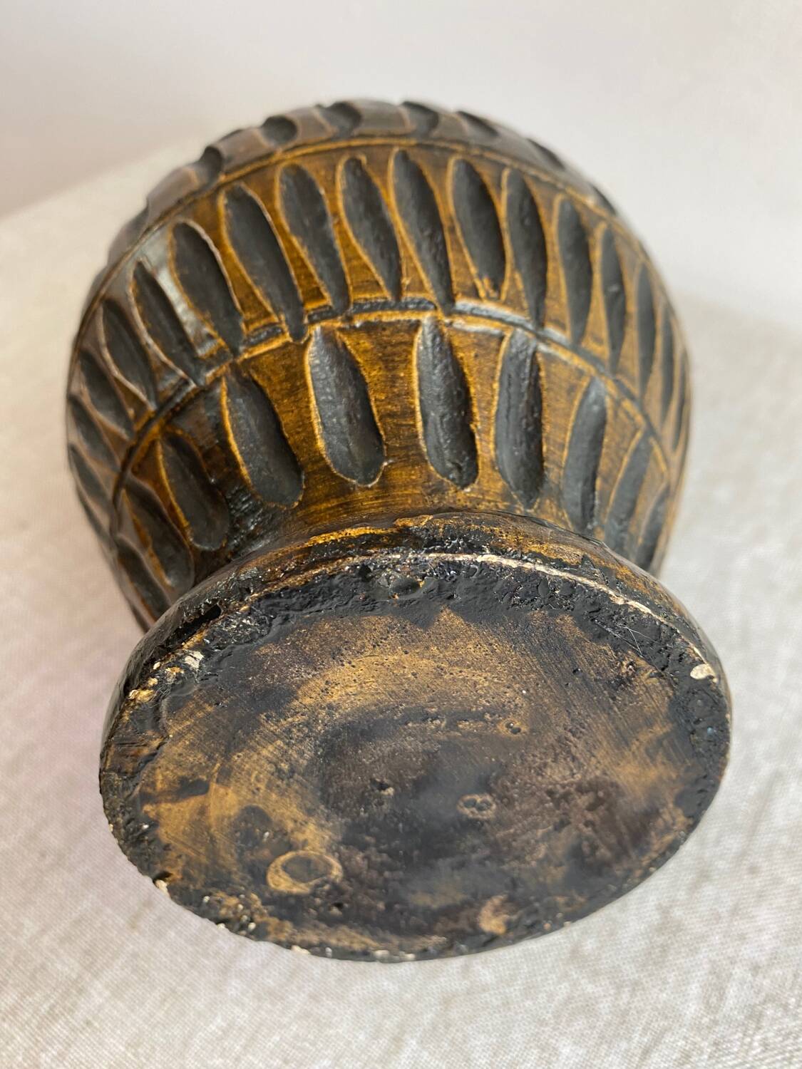 Ringed terracotta vase