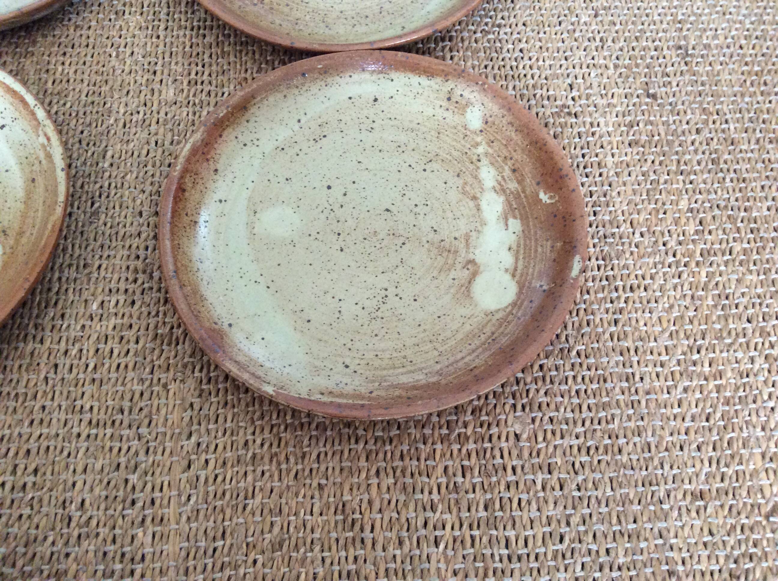 9 stoneware flat plates