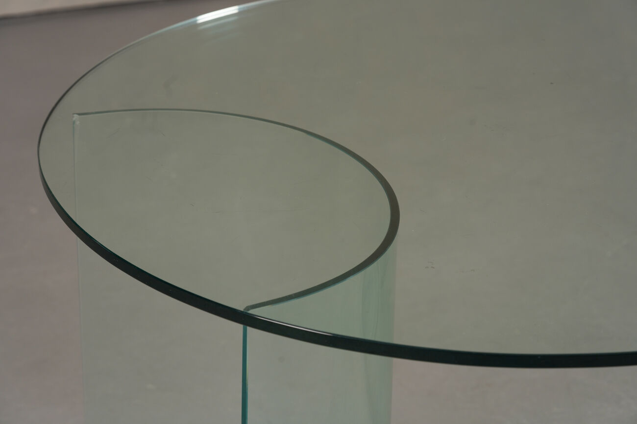 Vintage oval tempered glass dining table by Fiam, Italy 1980s