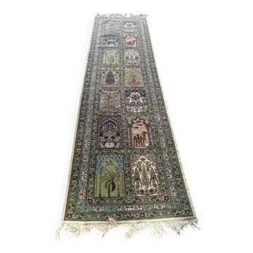Vintage Tunisian wool rug