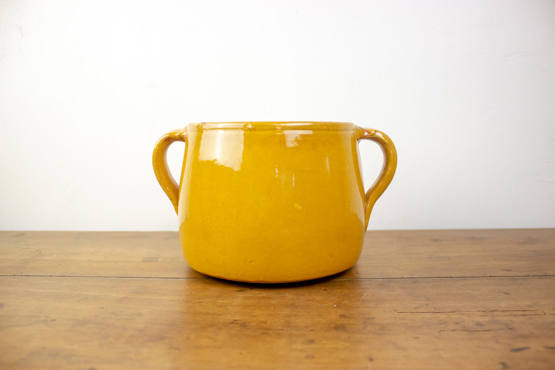 Yellow ochre pot with double handles