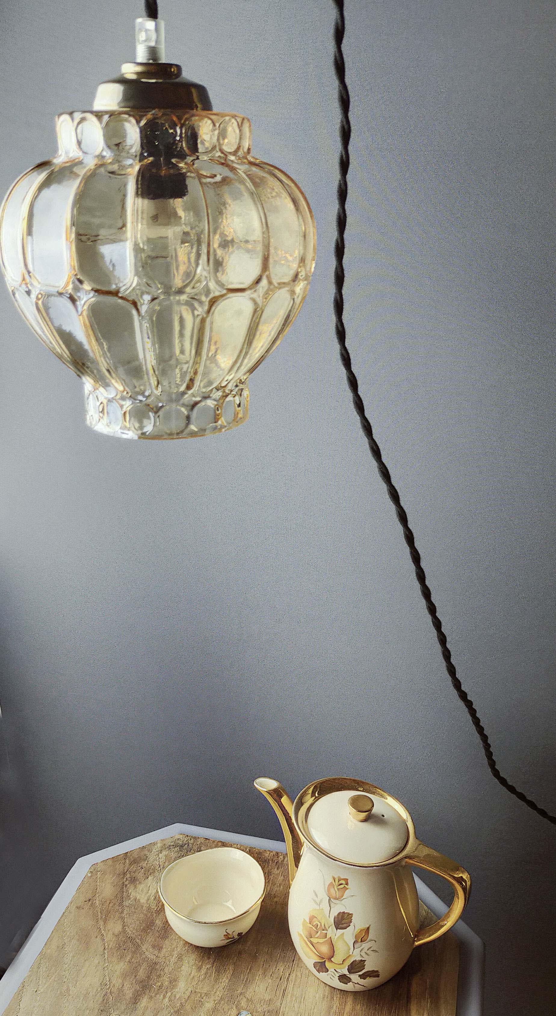 Golden crystal bulb walker