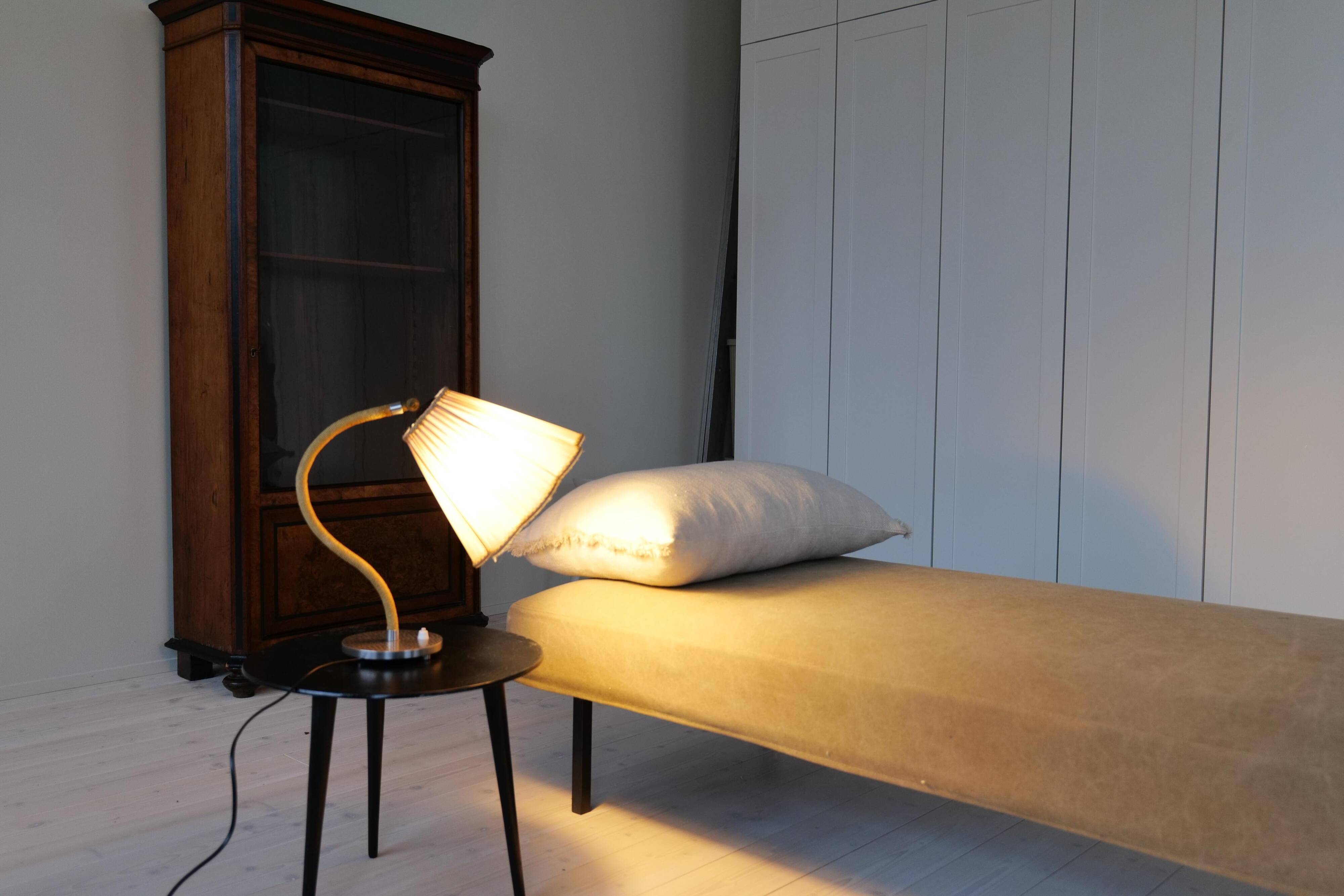 Swedish sculptural table lamp in Art Deco style from the 1970s.