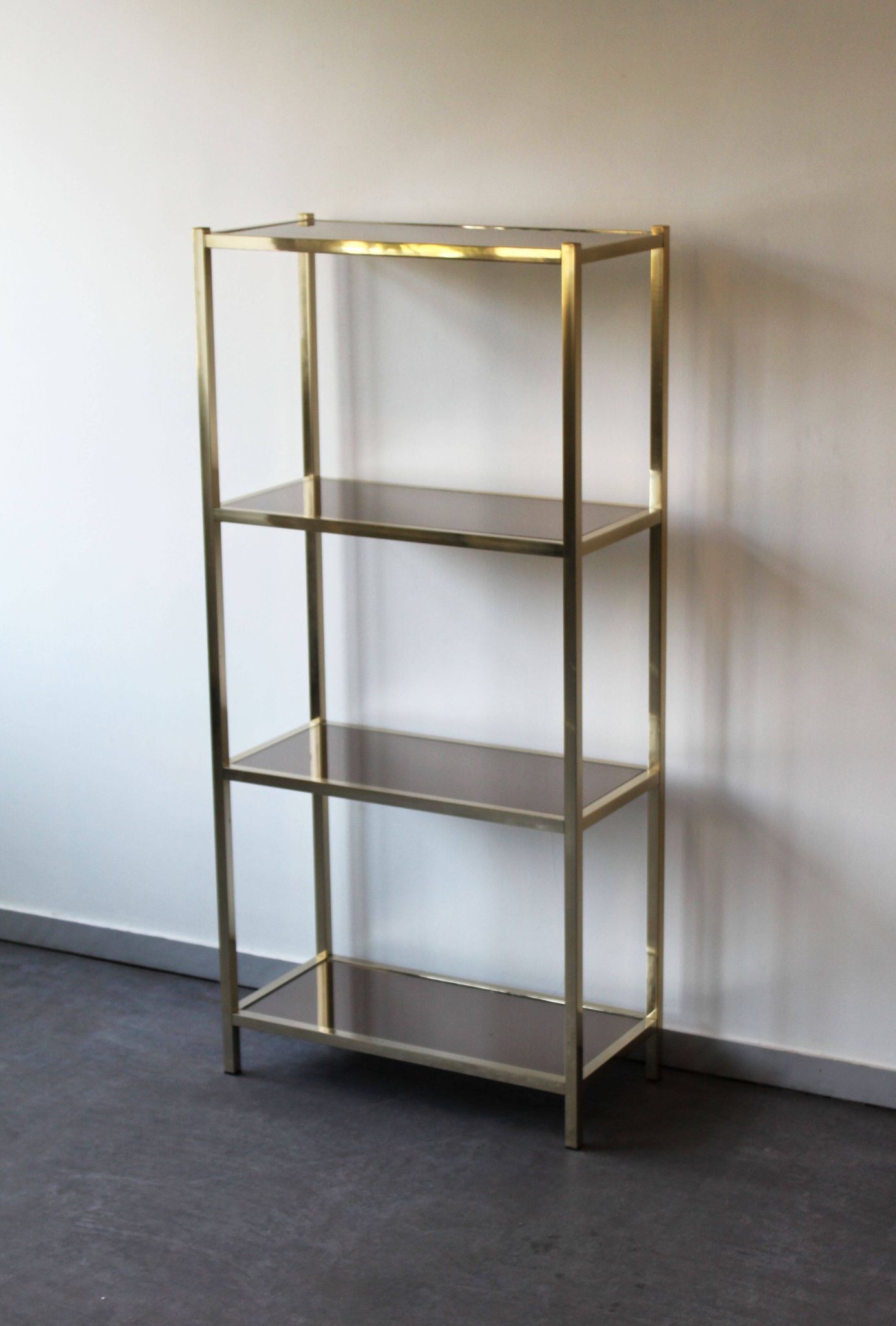 Smoked and mirrored glass shelf, Hollywood Regency style, 70s.