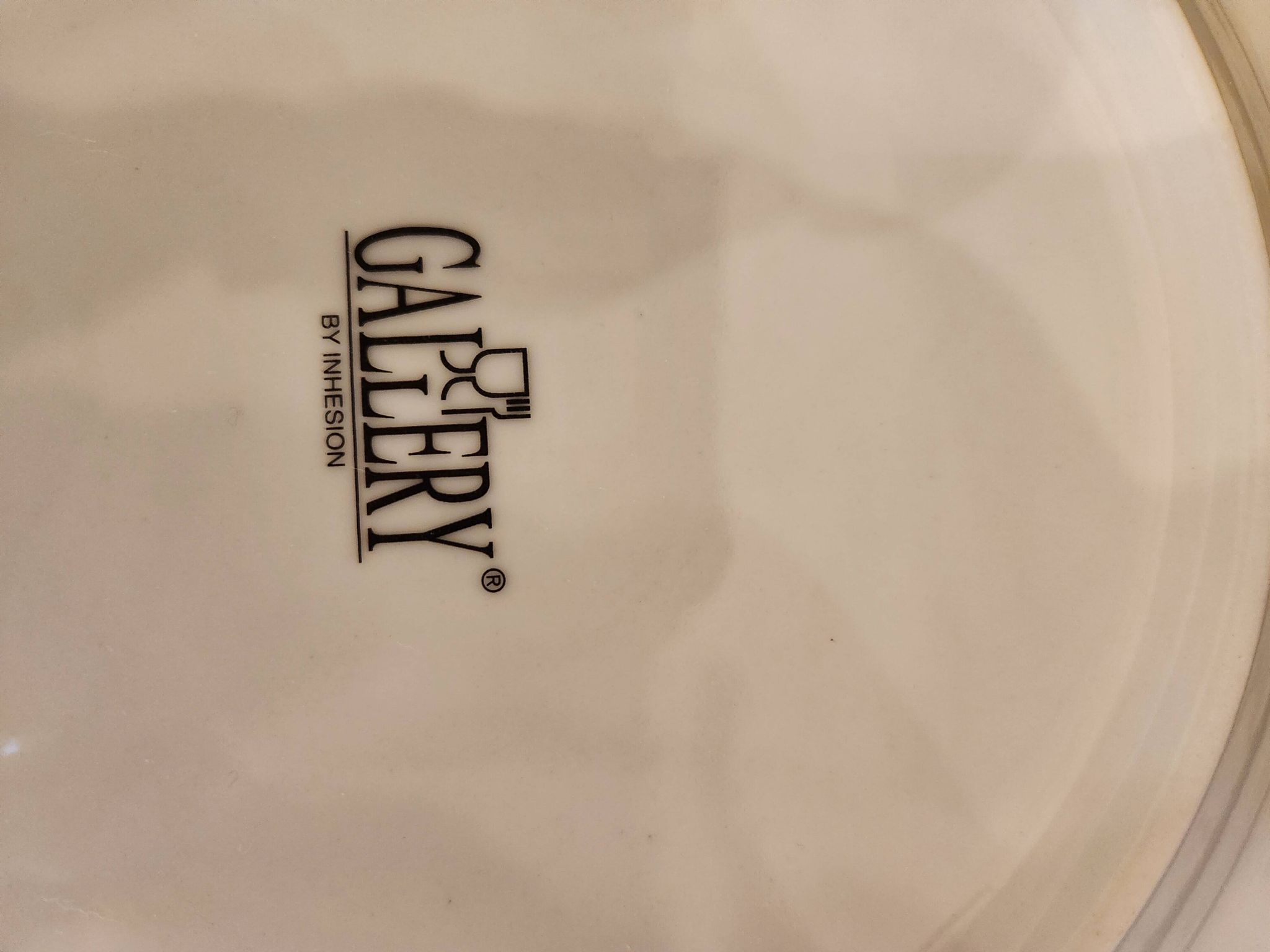 Set of 6 vintage "Gallery" dinner plates