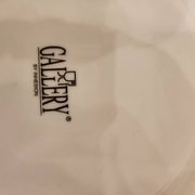 Set of 6 vintage "Gallery" dinner plates