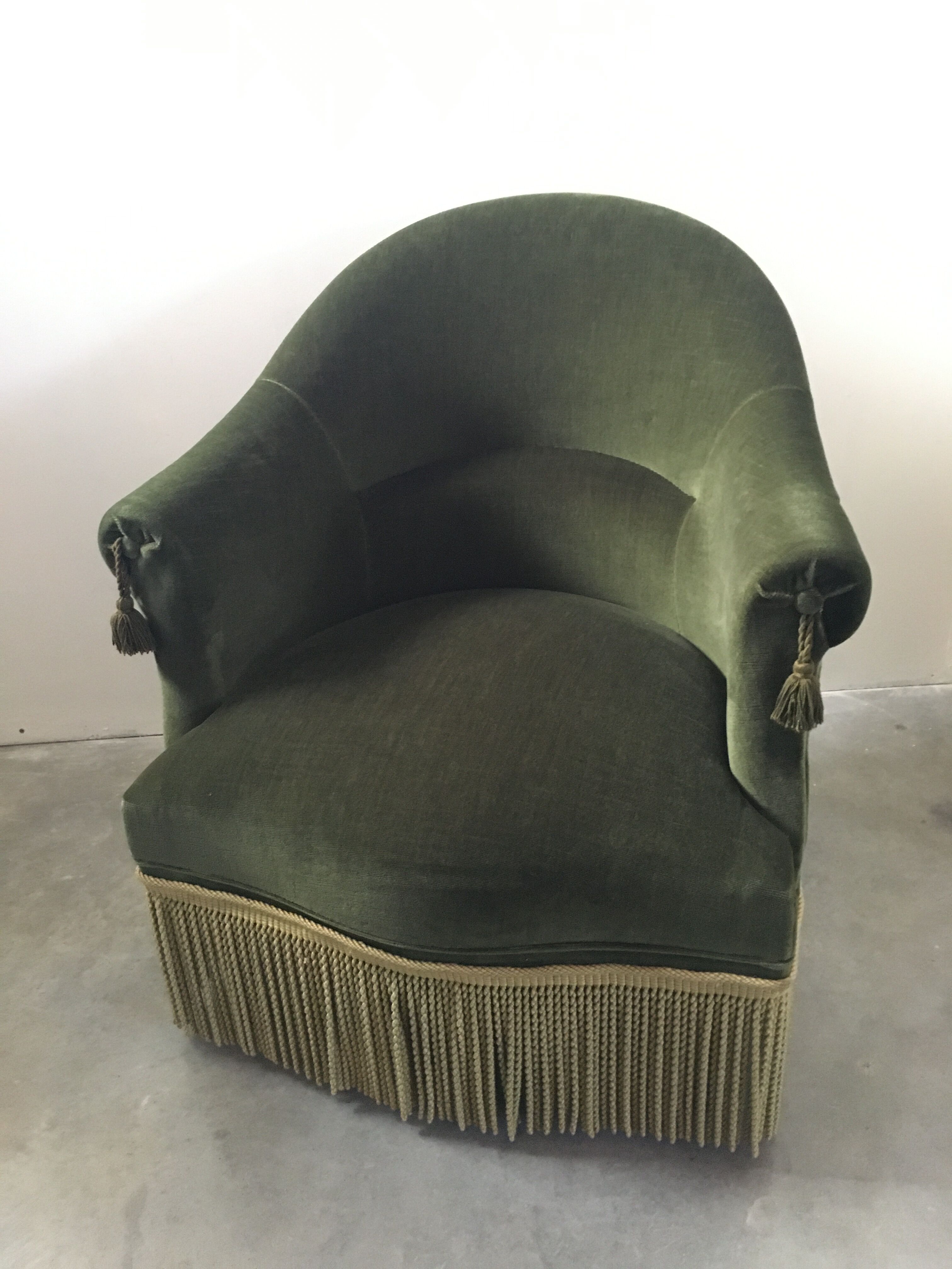 Green velvet toad chair