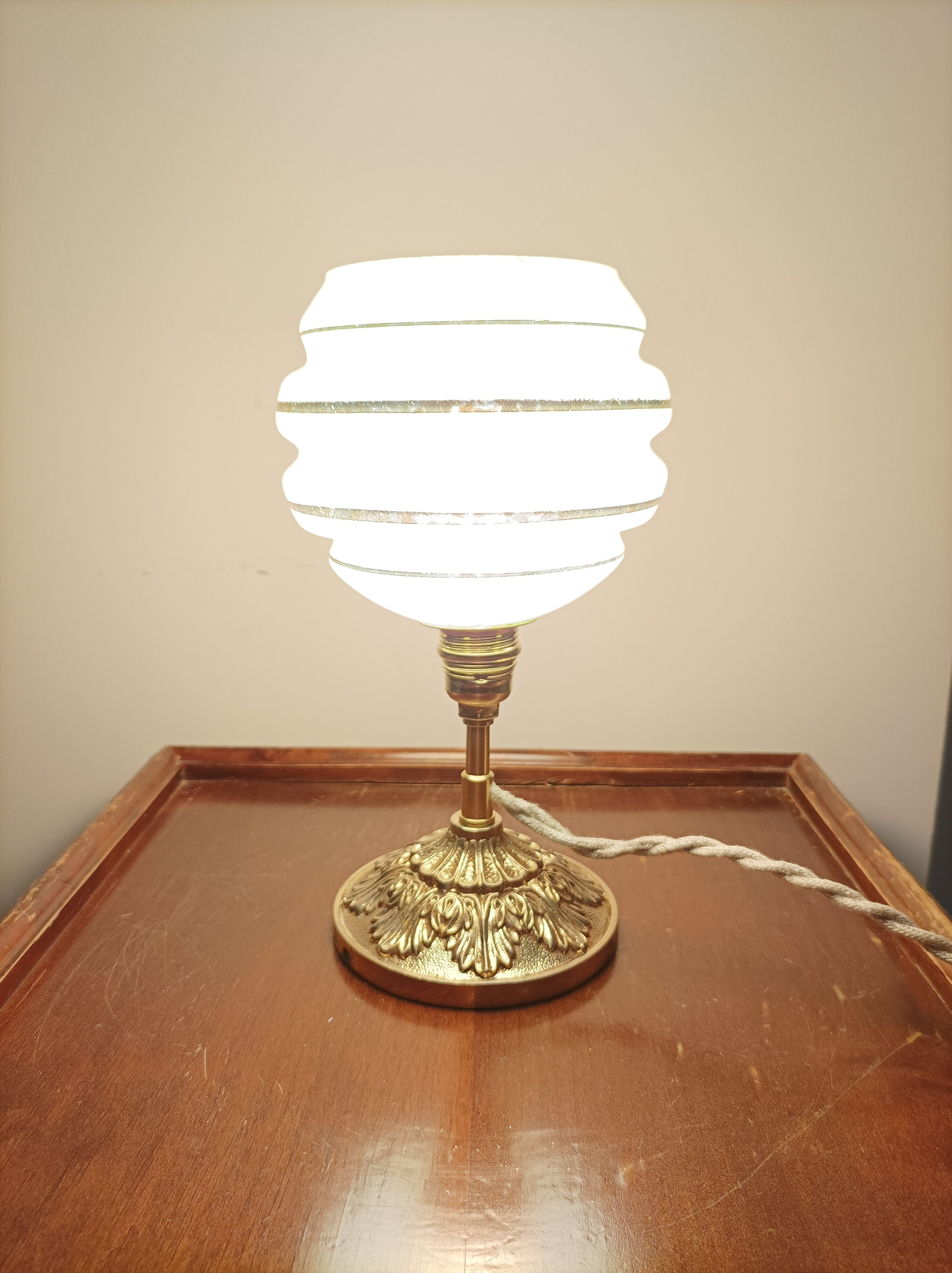 Table lamp