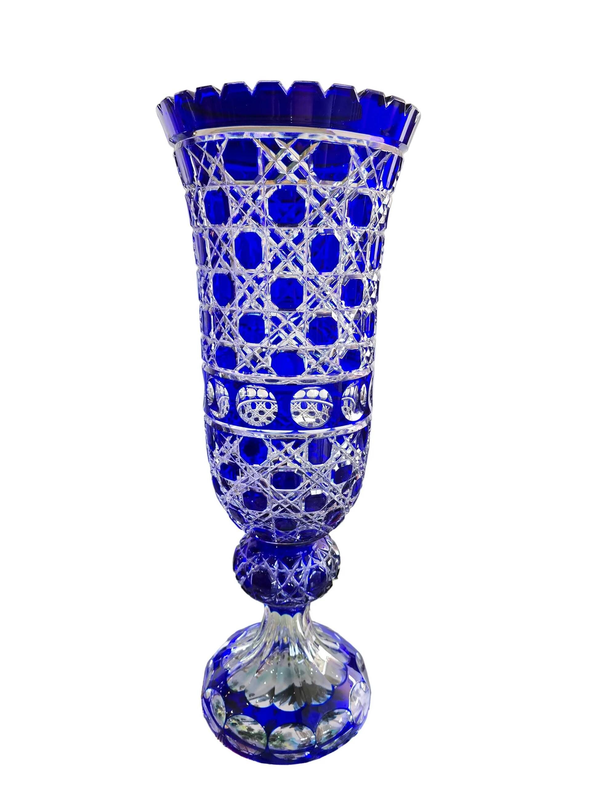 Cobalt blue cut crystal vase "The Great Owls" – Large model on a pedestal