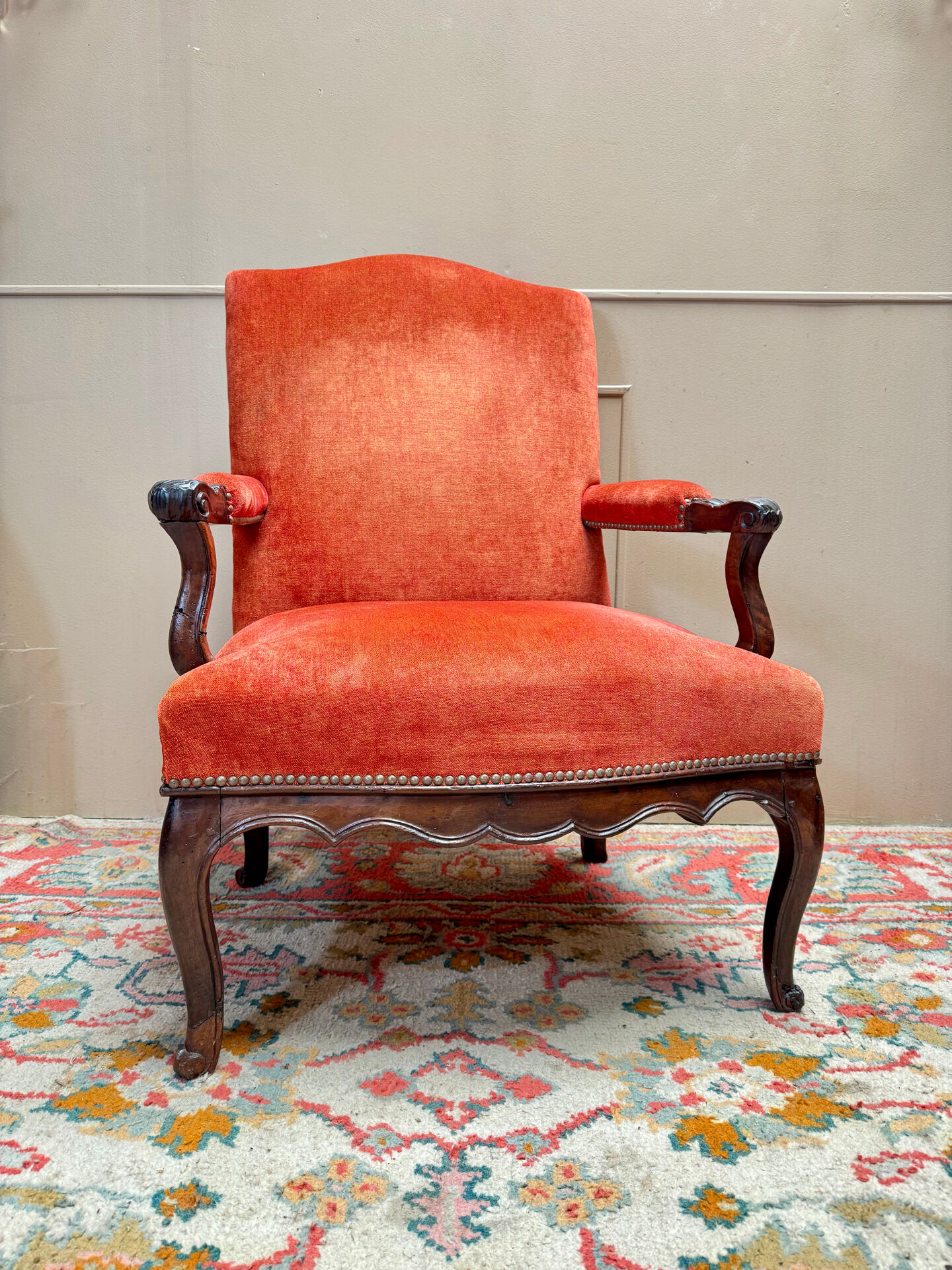 WALNUT ARMCHAIR FROM THE REGENCY PERIOD 18TH CENTURY