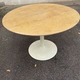 Tulip foot kitchen table