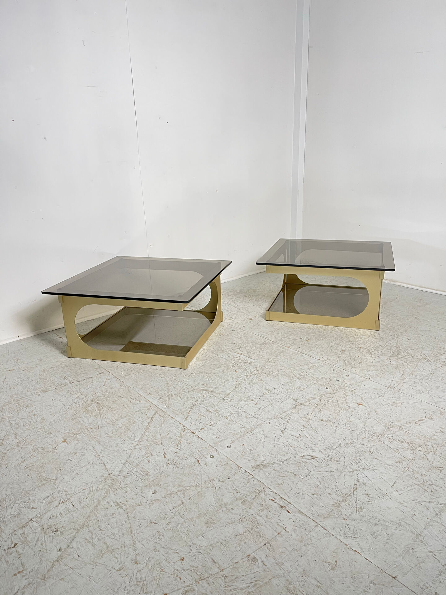 Paire de tables Pierre Vandel 1970