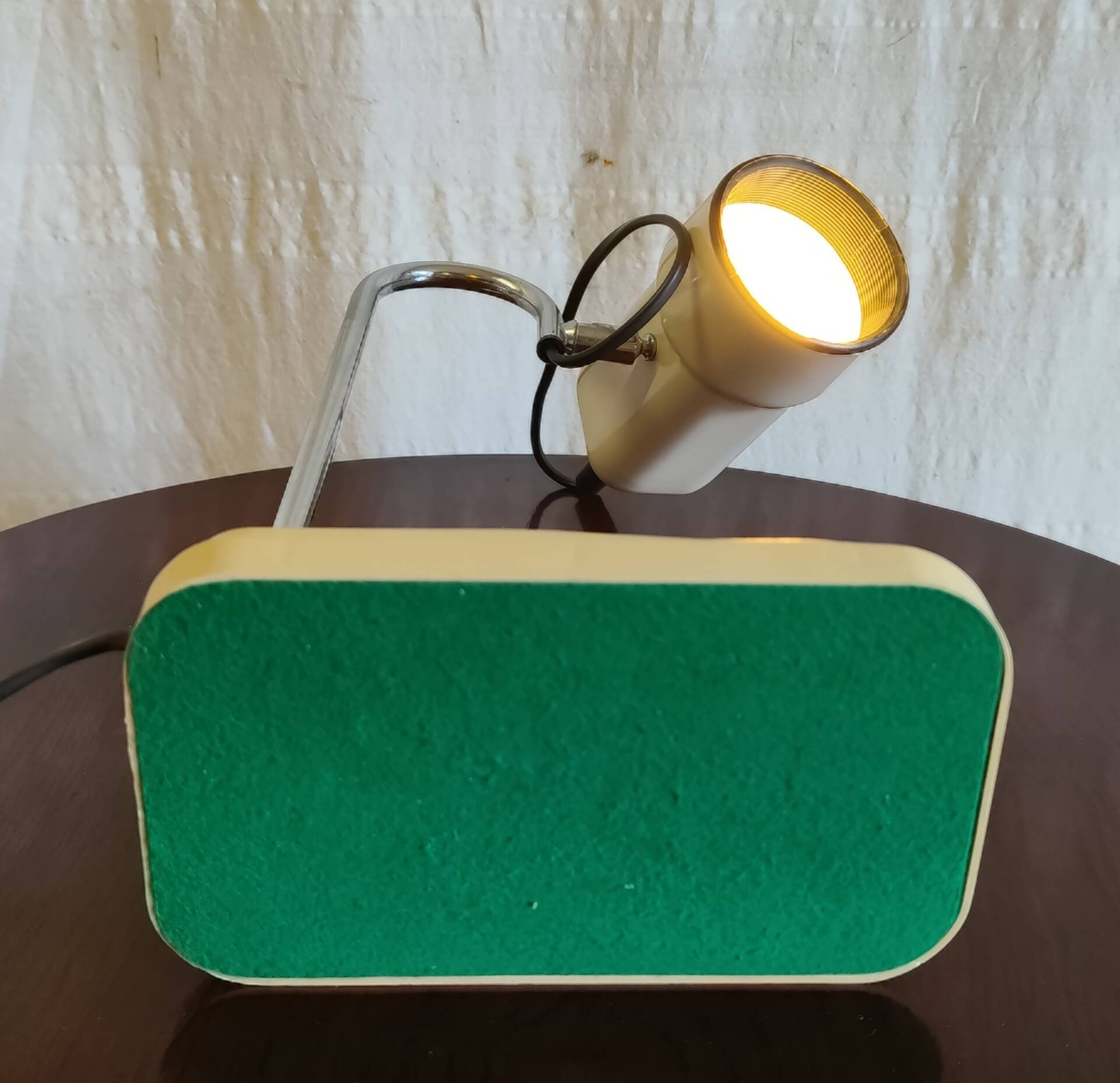 Articulated desk lamp - 80's design