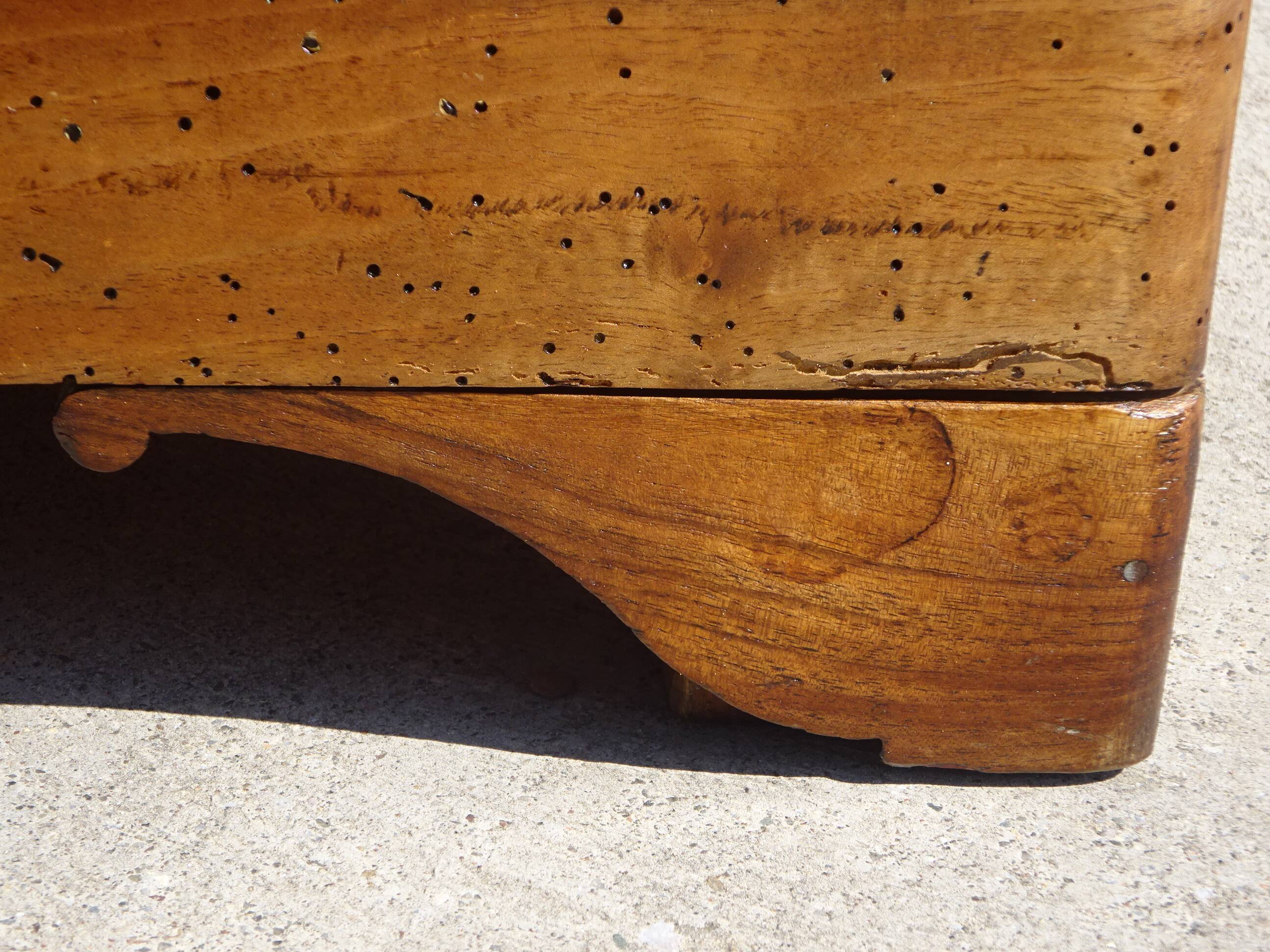 Antique Louis Philippe chest of drawers made entirely of walnut.