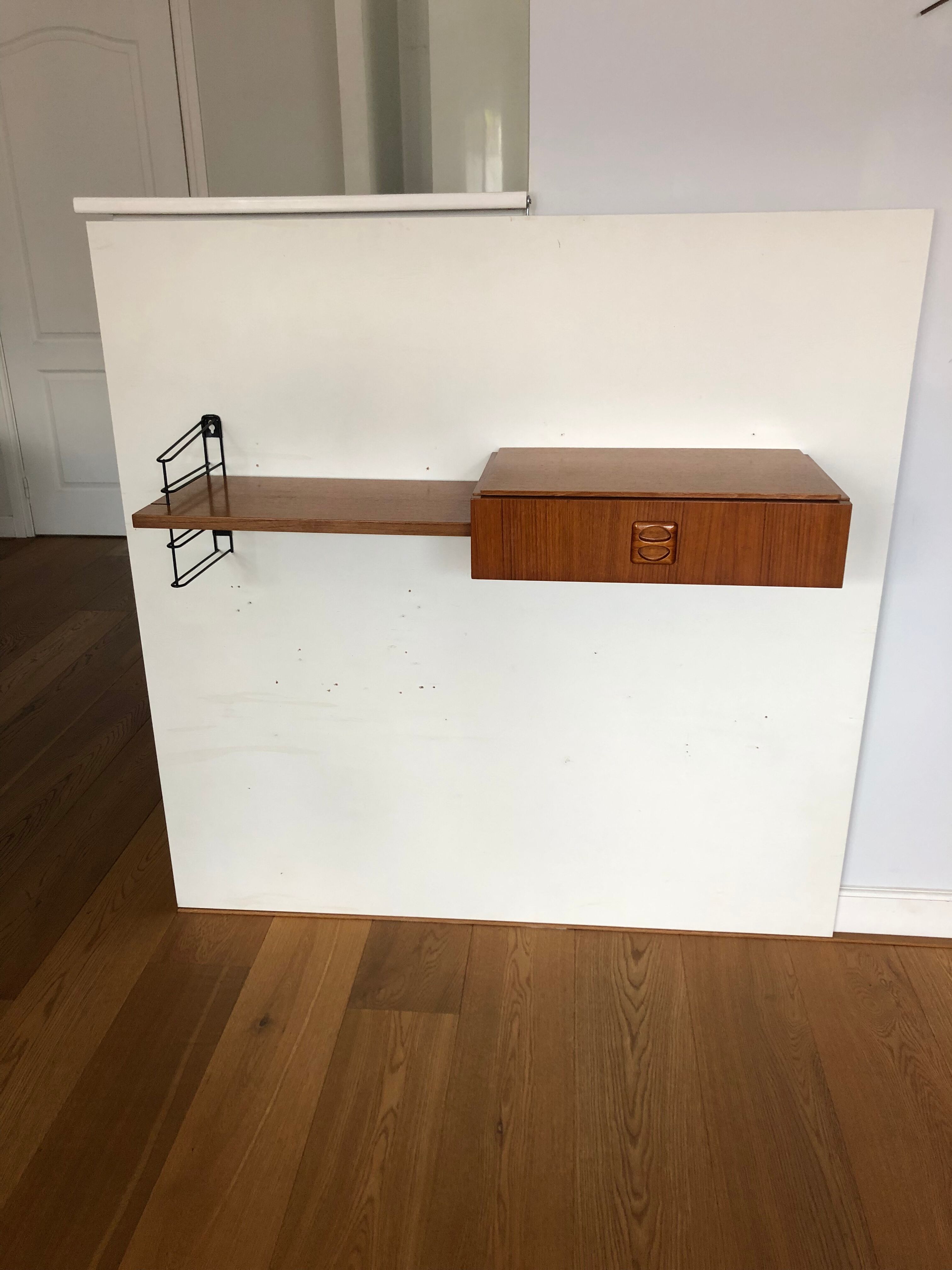 Une console murale
