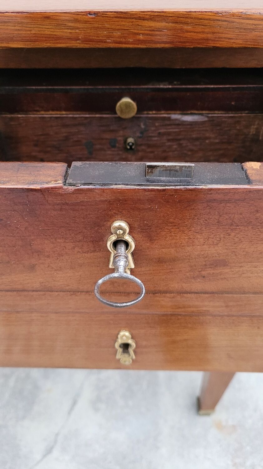 Louis XVI style flat desk in 19th century mahogany