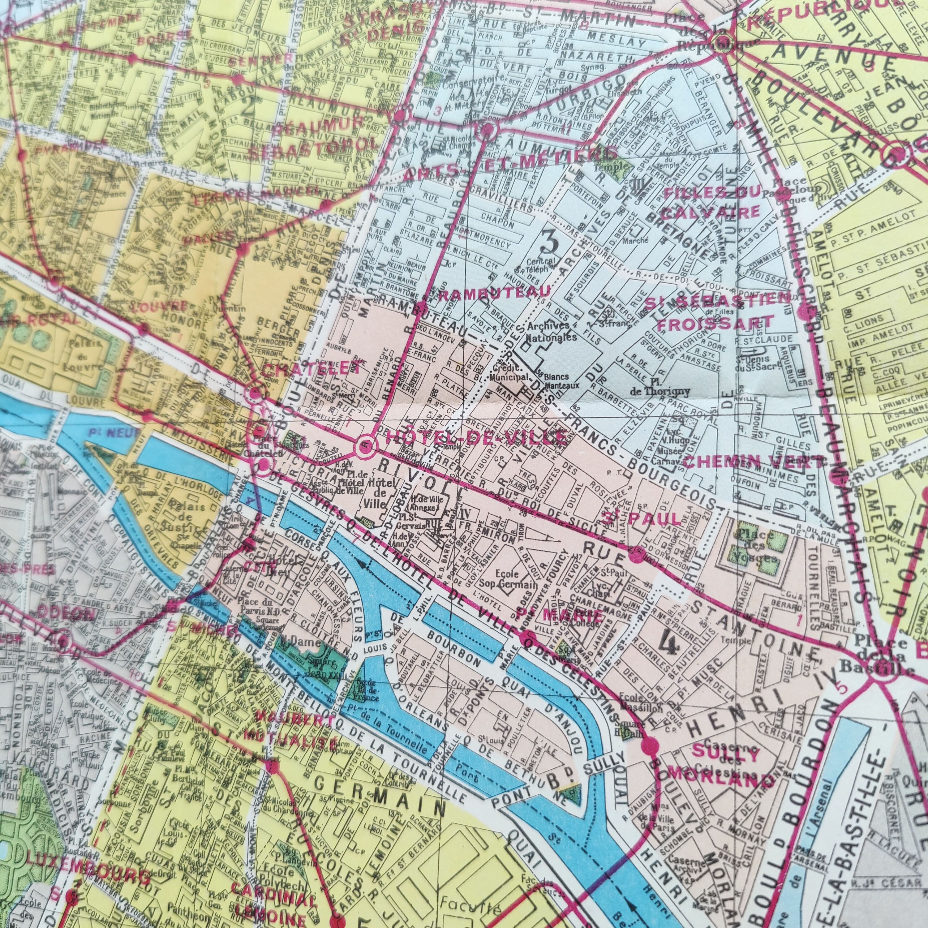 Vintage map 1970 Paris and its neighborhoods