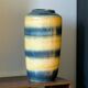 Vase West Germany en grès bleu et beige