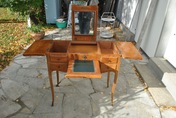 Coiffeuse rustique Louis XV en merisier, formant bureau