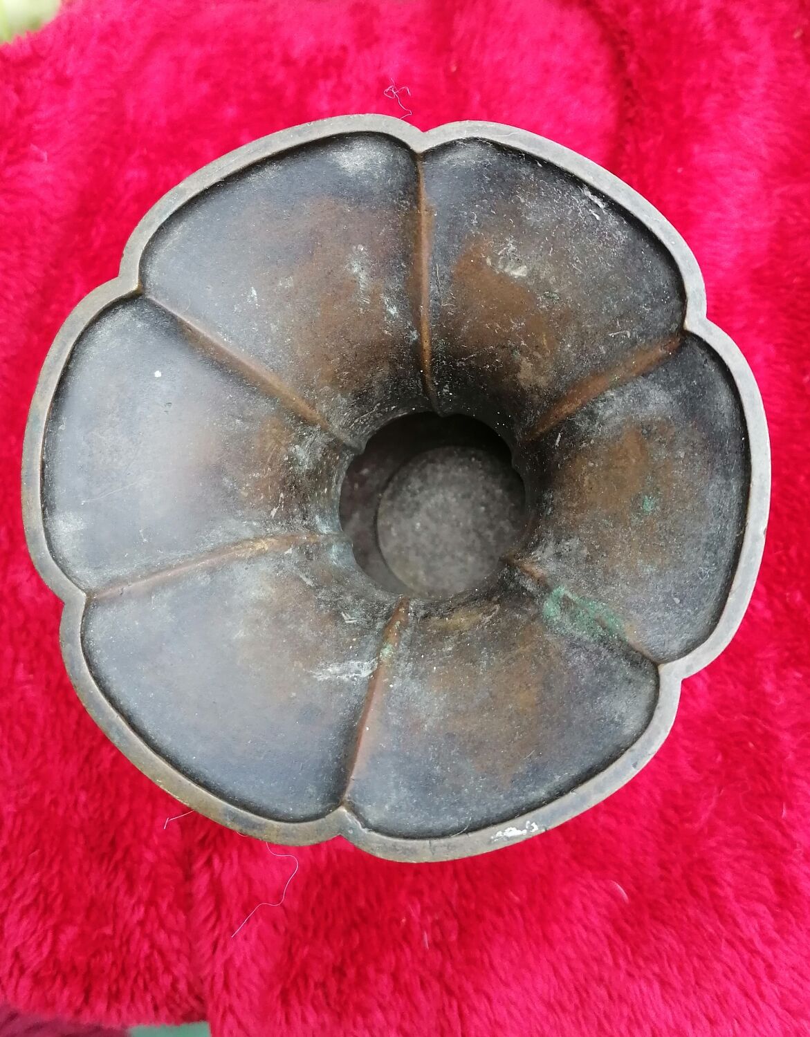 Chinese polylobed vase bronze
