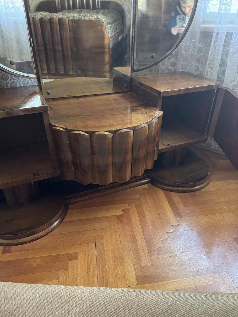 Coiffeuse Art Déco en noyer avec miroir triptyque, années 1930