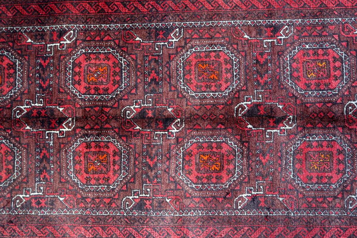 Tapis Baluch afghan ancien fait main, 105 cm x 212 cm (3,4 pi x 6,9 pi), années 1930 - 1C1159